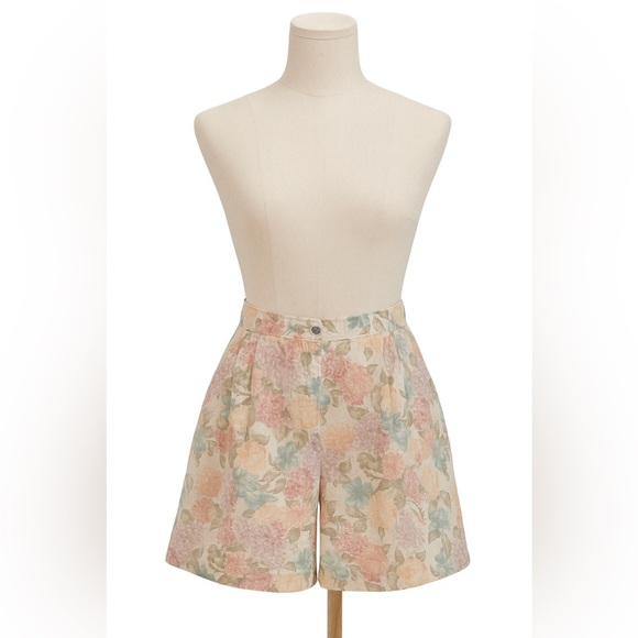 Sag Harbor | 10% Linen Floral Bermuda Shorts - Picture 1 of 12